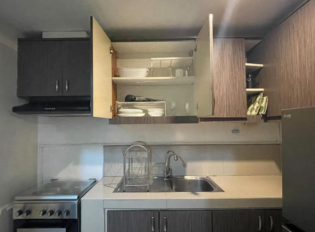 Spacious 1 Bedroom Unit Forbeswood Heights Тагуиг Екстериор снимка