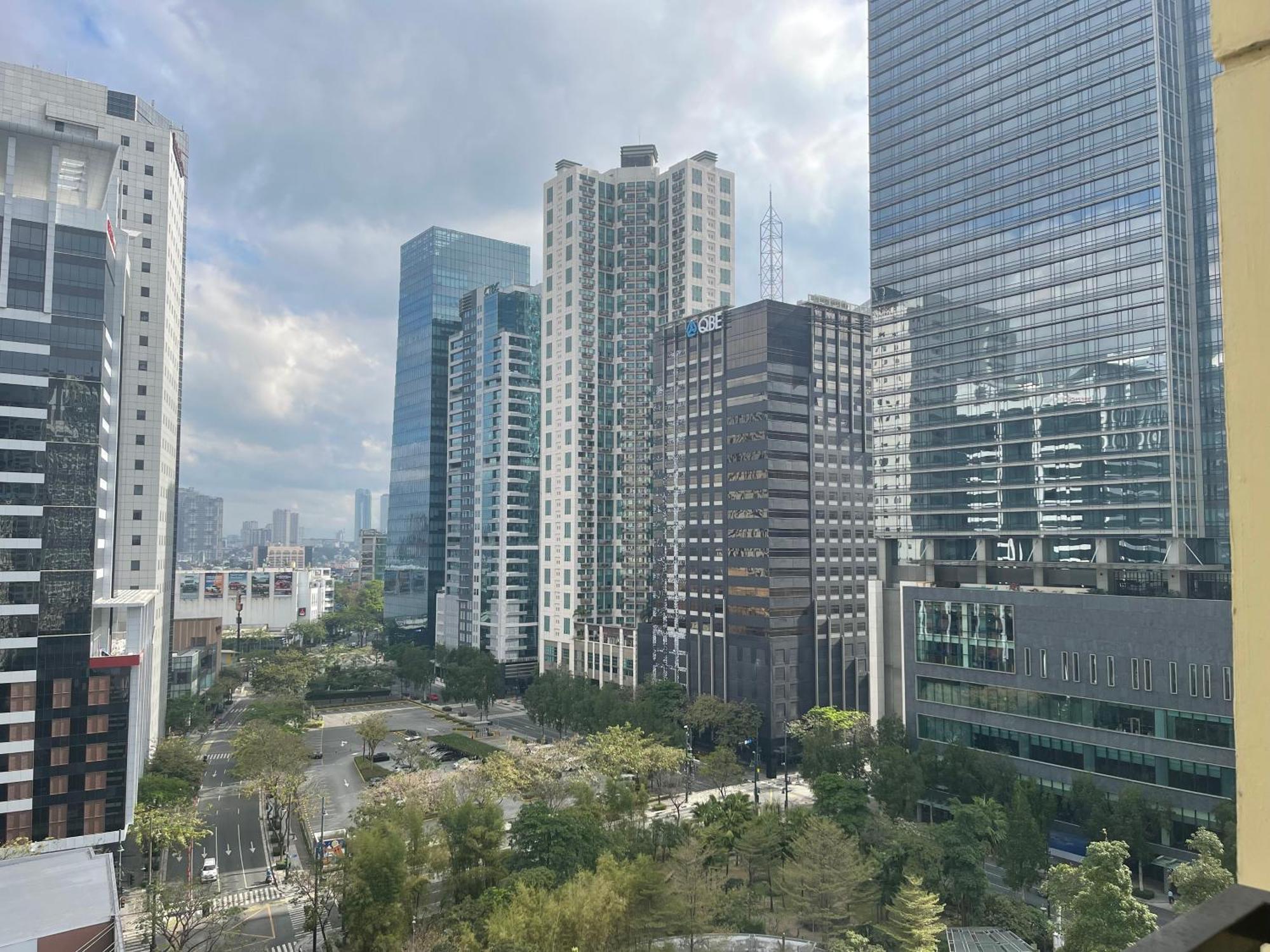 Spacious 1 Bedroom Unit Forbeswood Heights Тагуиг Екстериор снимка